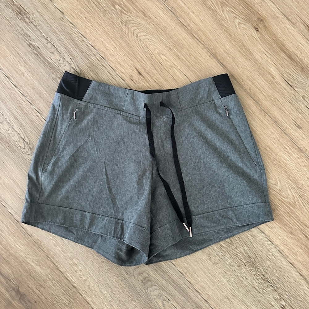 CALIA BY CARRIE UNDERWOOD Women's Gray Anywhere Pull On Workout/Gym Shorts